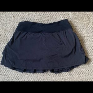 IVIVVA girls tennis skirt skort. No longer made! Size 14 Black.